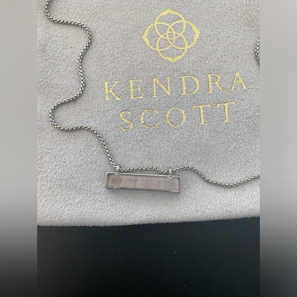 Kendra Scott Leanor Rose Quartz and Silver Pendant Necklace - Picture 4 of 12